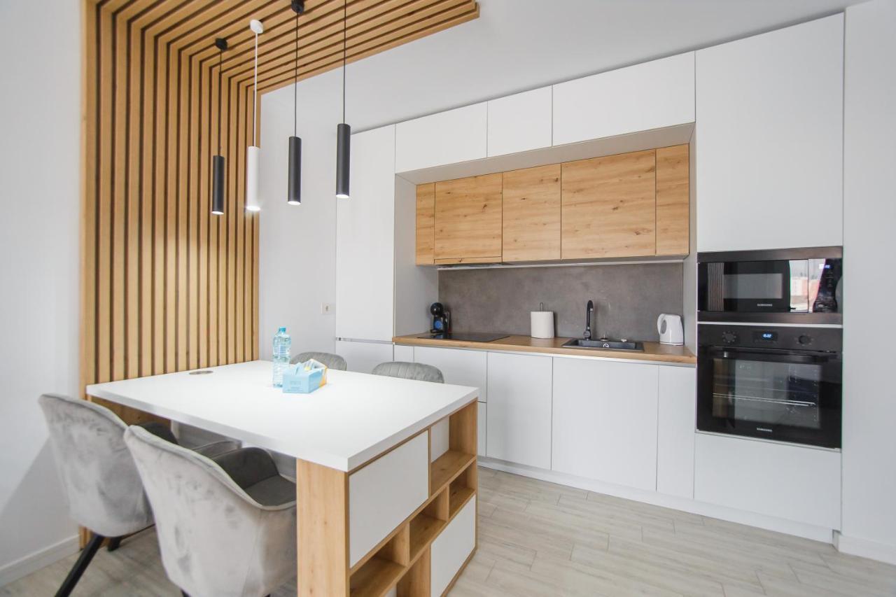 Pinkwood Harmony Apartment Oradea Exterior photo