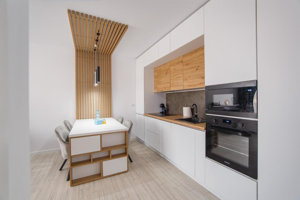 Pinkwood Harmony Apartment Oradea Exterior photo